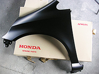 ホンダ純正のフロントフェンダー新品部品